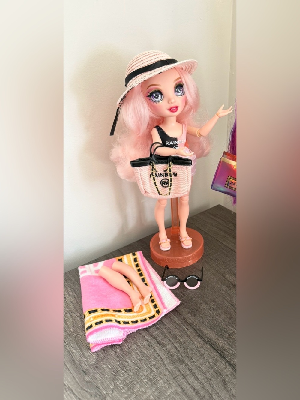 Rainbow High Pacific Coast Bella Parker Doll